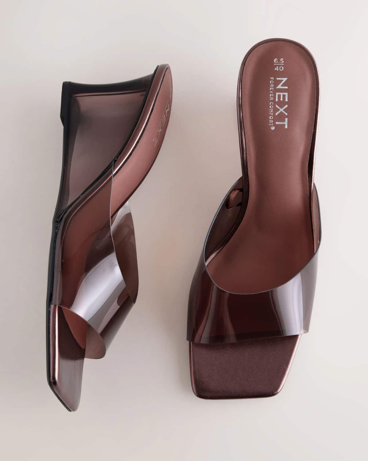 SANDALS SEASON