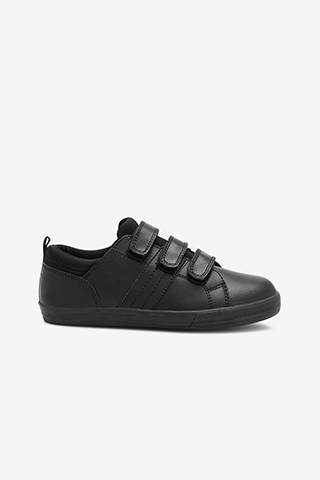 Zapatos escolares de niño